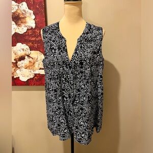 Cafe Marrekesh Black & White  Sleeveless Printed Top, size Medium